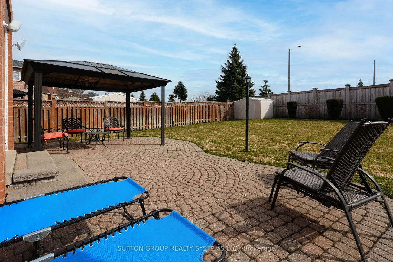 1382, Avon, Meadowvale Village, Mississauga