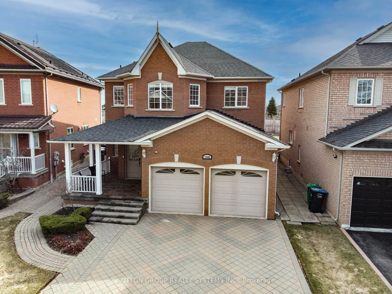1382, Avon, Meadowvale Village, Mississauga