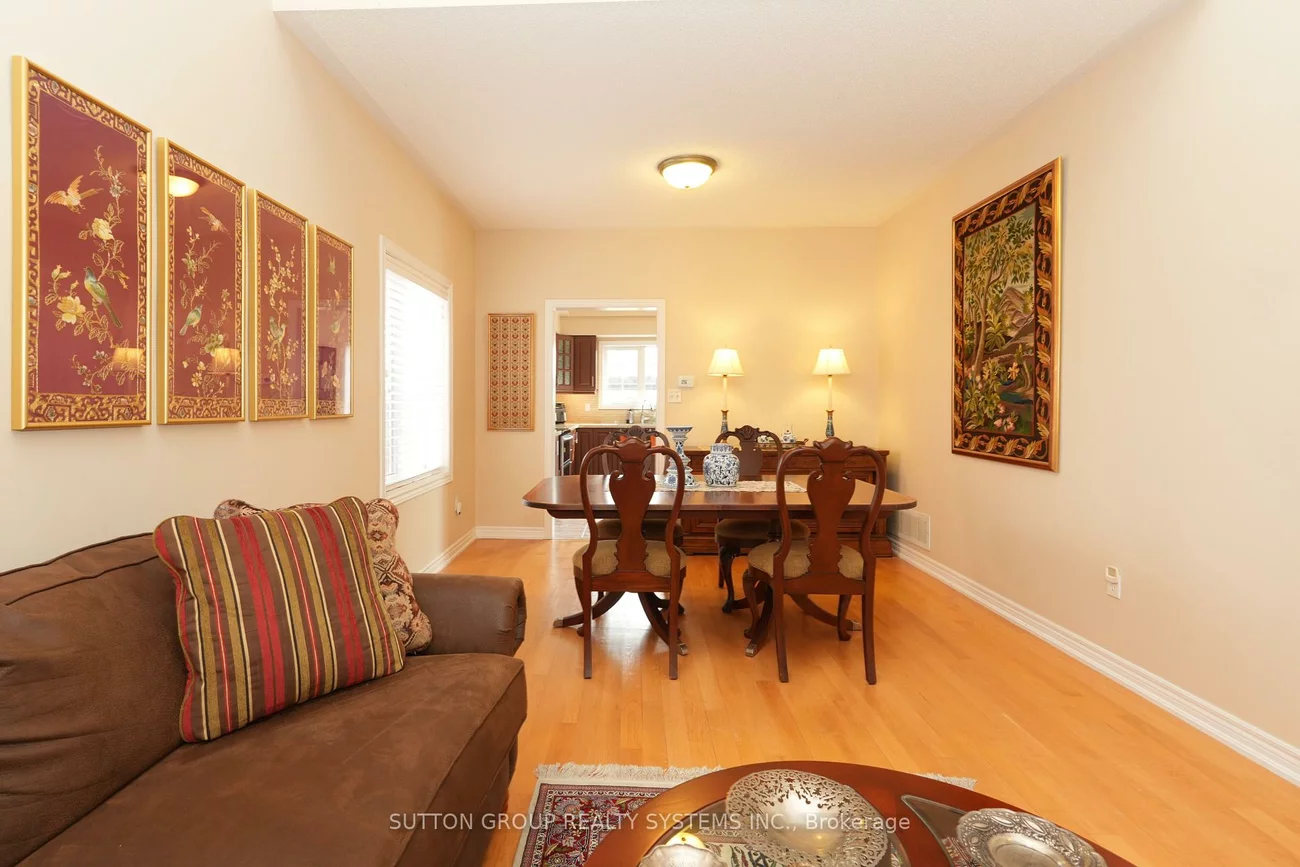 1382, Avon, Meadowvale Village, Mississauga
