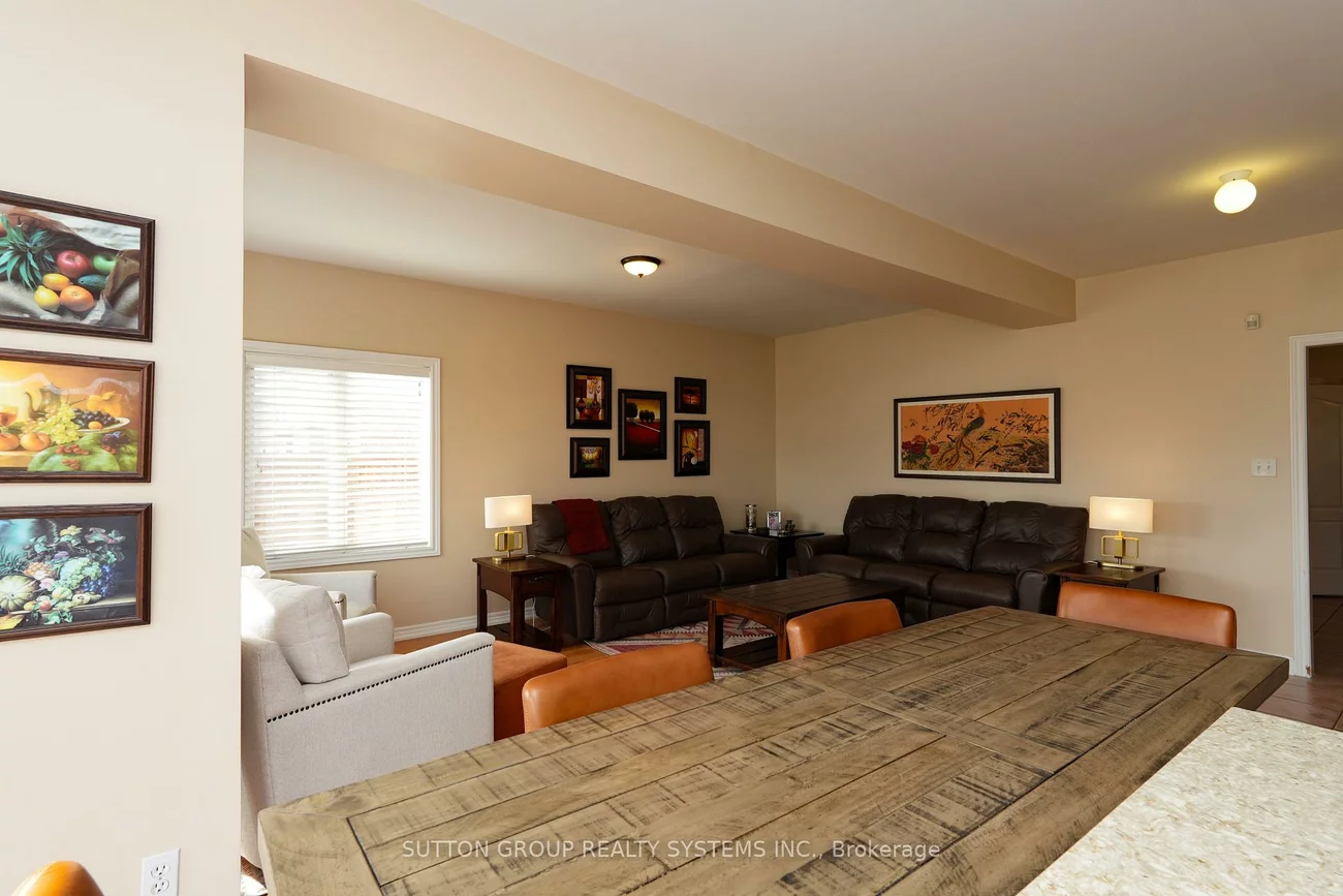 1382, Avon, Meadowvale Village, Mississauga