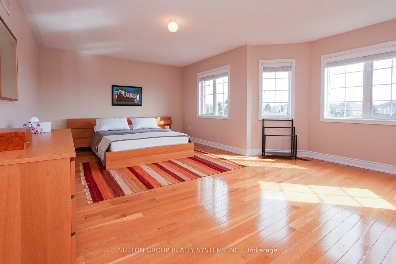 1382, Avon, Meadowvale Village, Mississauga
