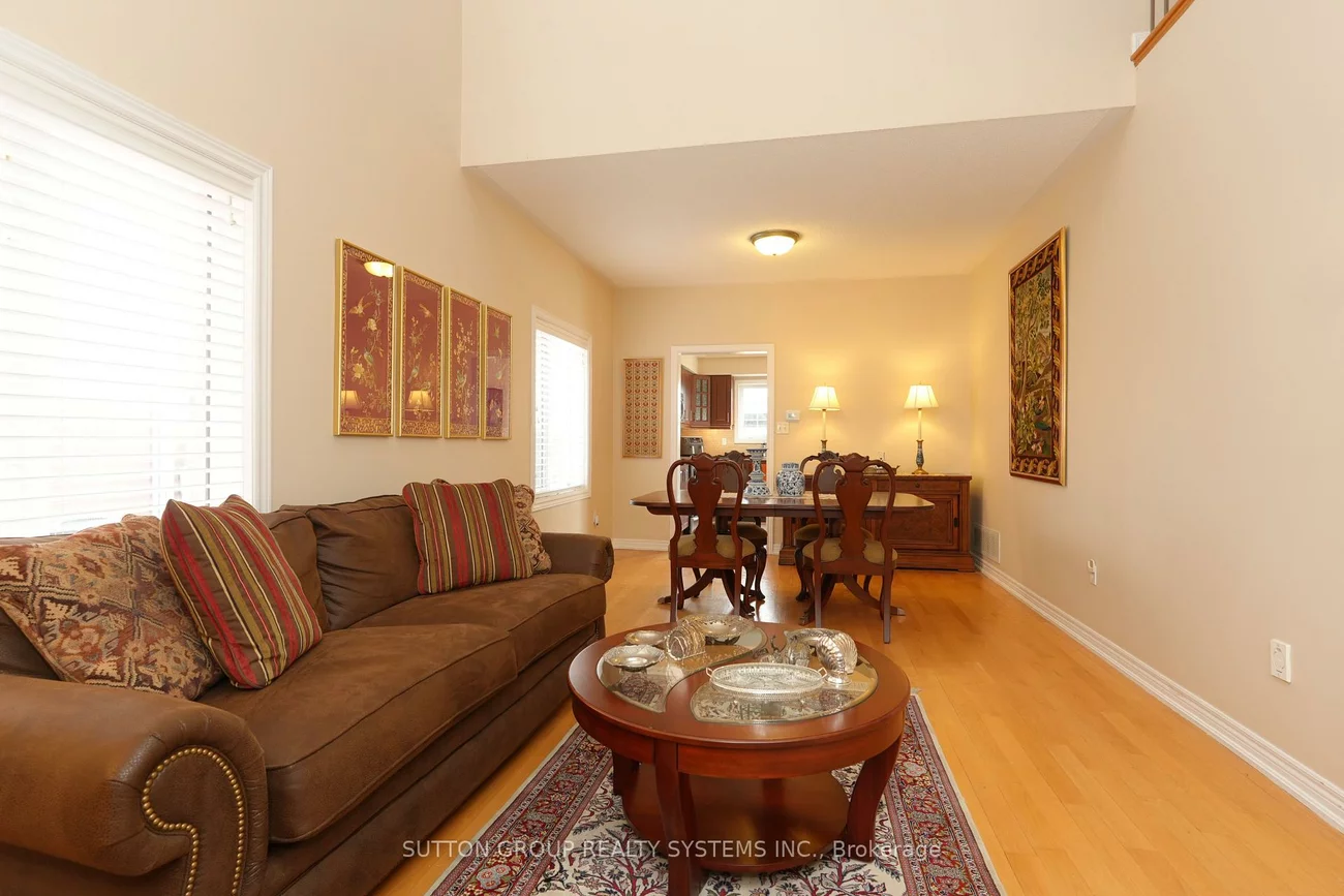 1382, Avon, Meadowvale Village, Mississauga