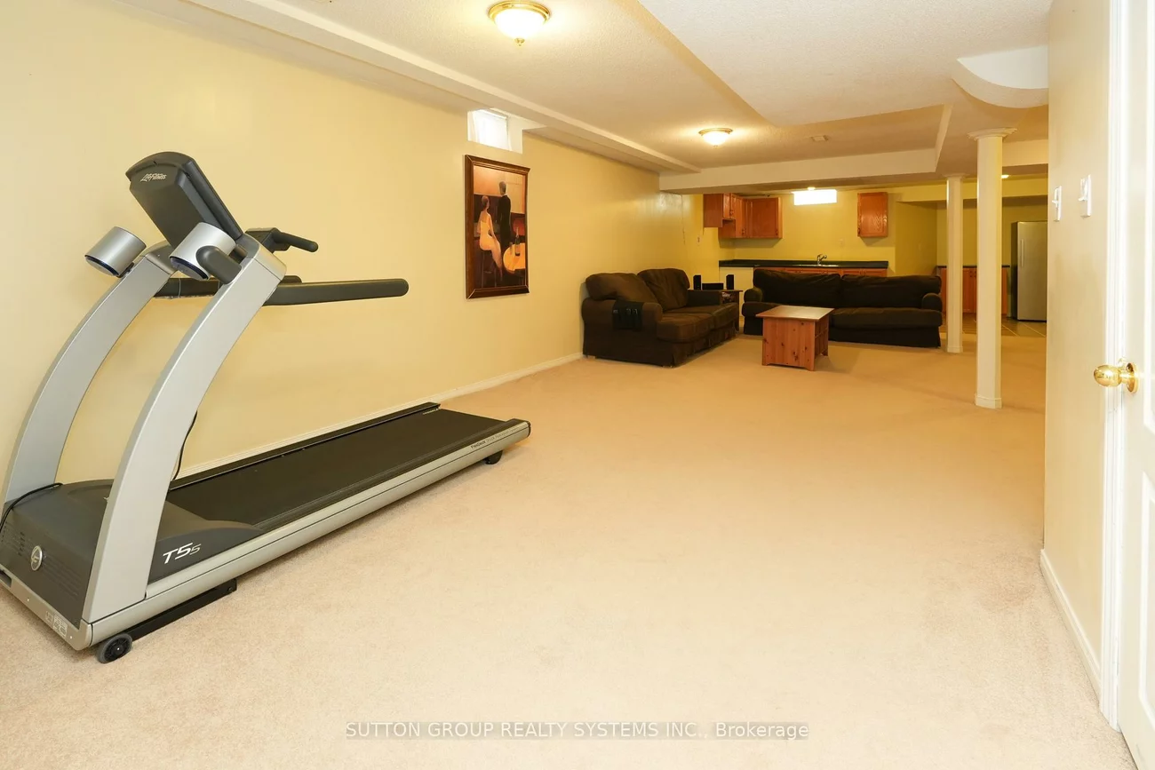 1382, Avon, Meadowvale Village, Mississauga