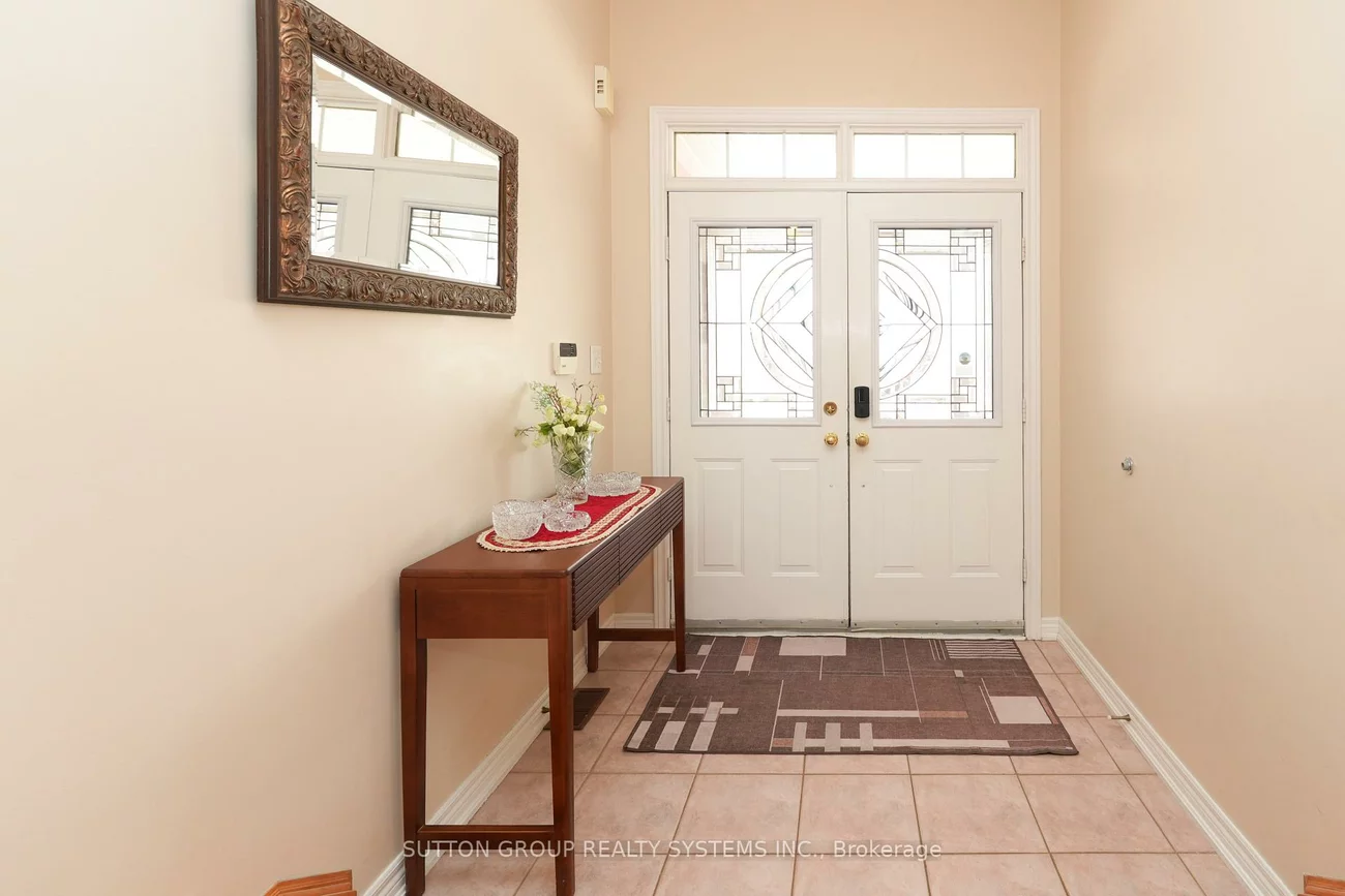 1382, Avon, Meadowvale Village, Mississauga