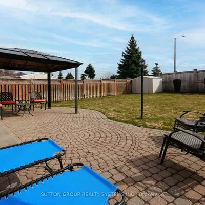 1382, Avon, Meadowvale Village, Mississauga