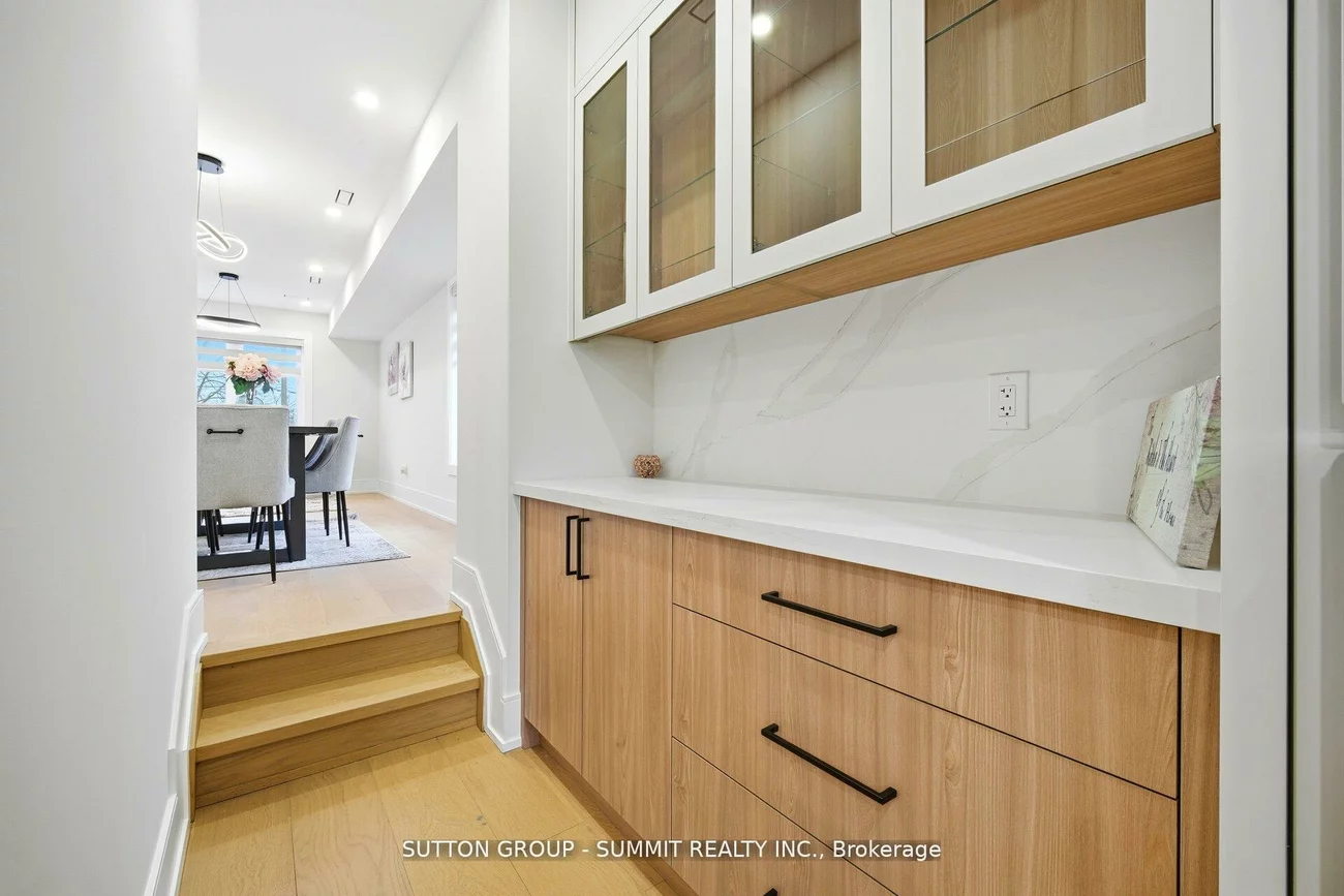 1228, Alexandra, Lakeview, Mississauga