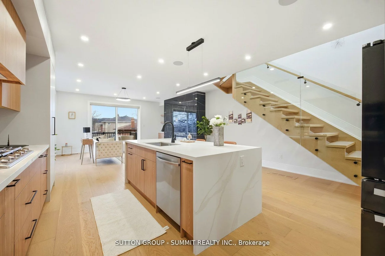 1228, Alexandra, Lakeview, Mississauga