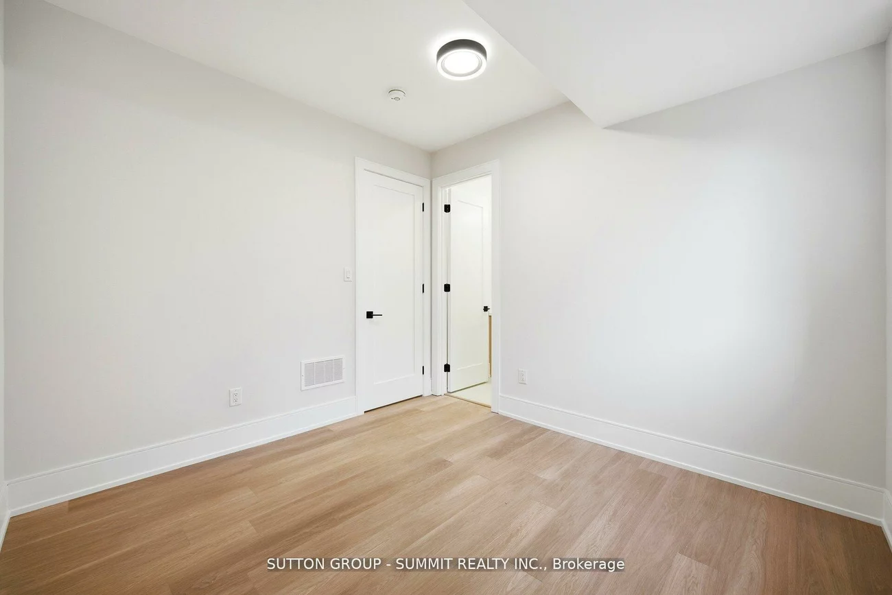 1228, Alexandra, Lakeview, Mississauga