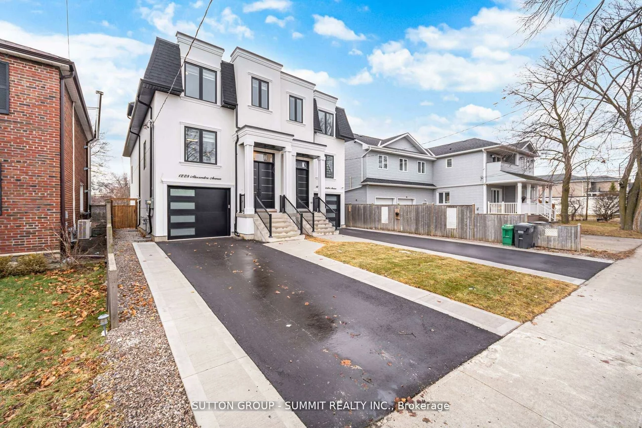 1228, Alexandra, Lakeview, Mississauga