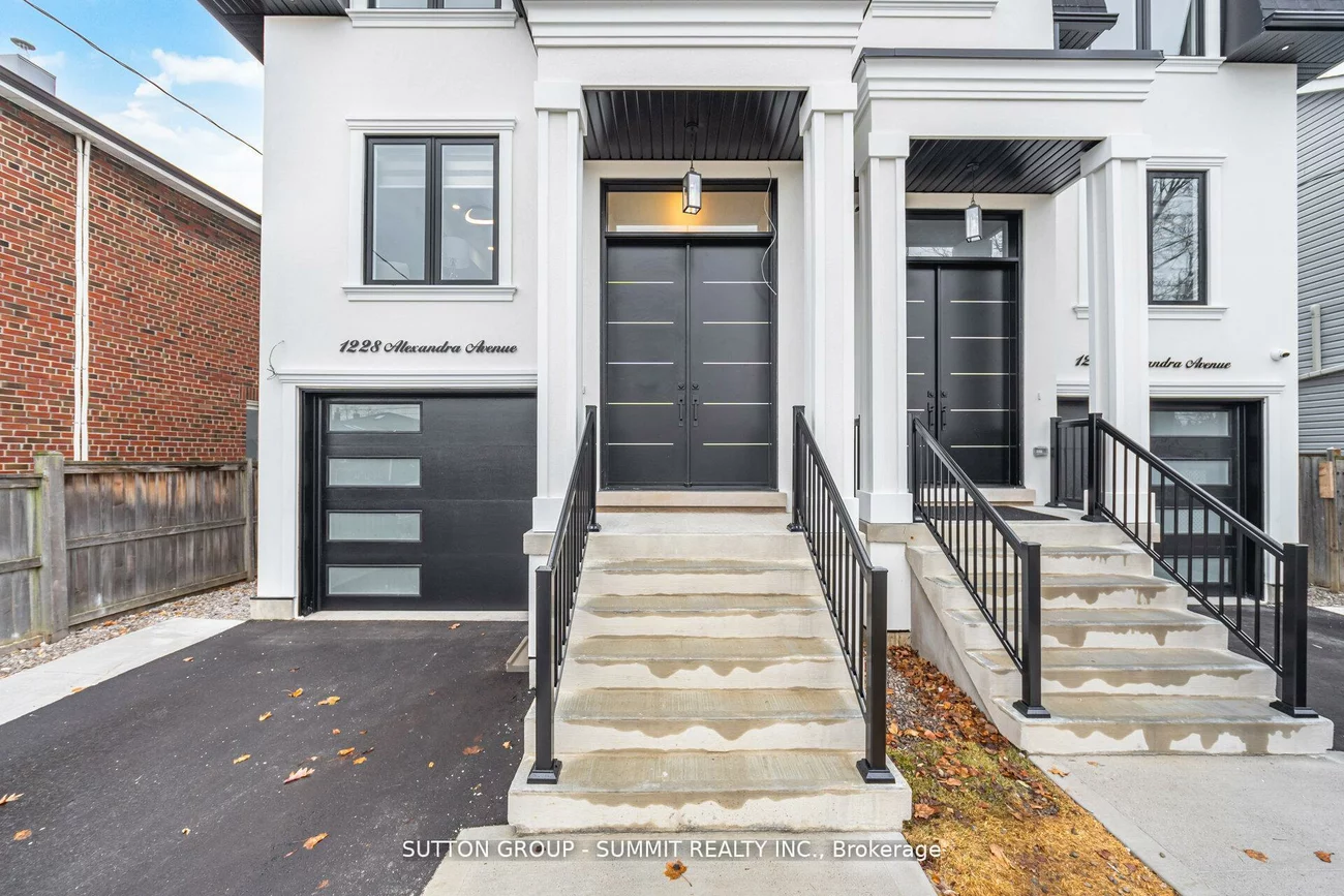 1228, Alexandra, Lakeview, Mississauga