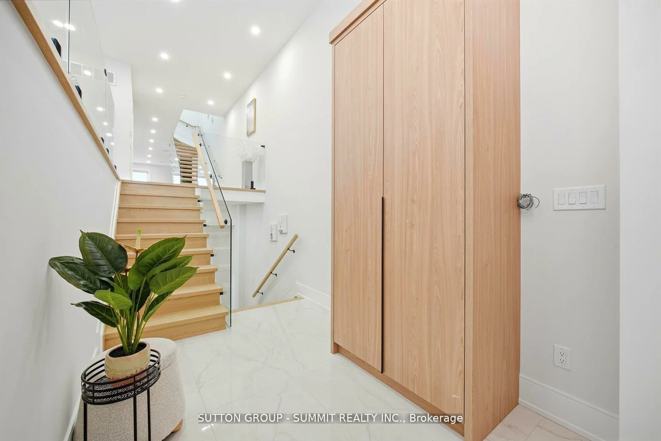 1228, Alexandra, Lakeview, Mississauga