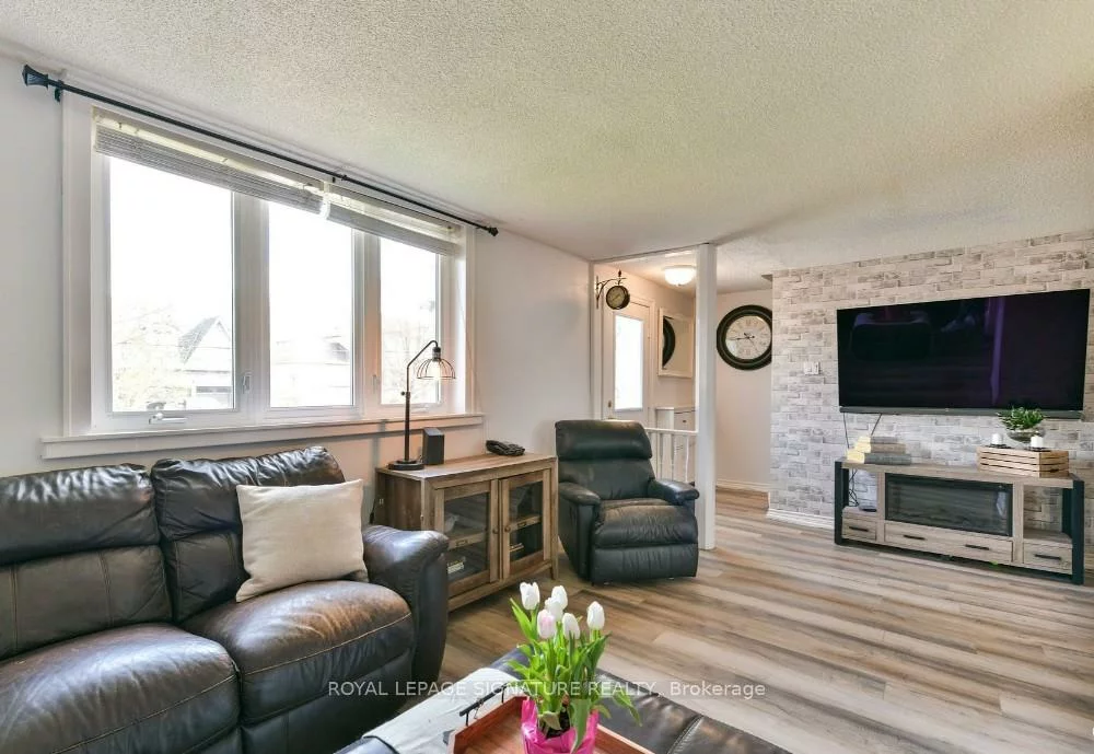 219, Angelene, Mineola, Mississauga