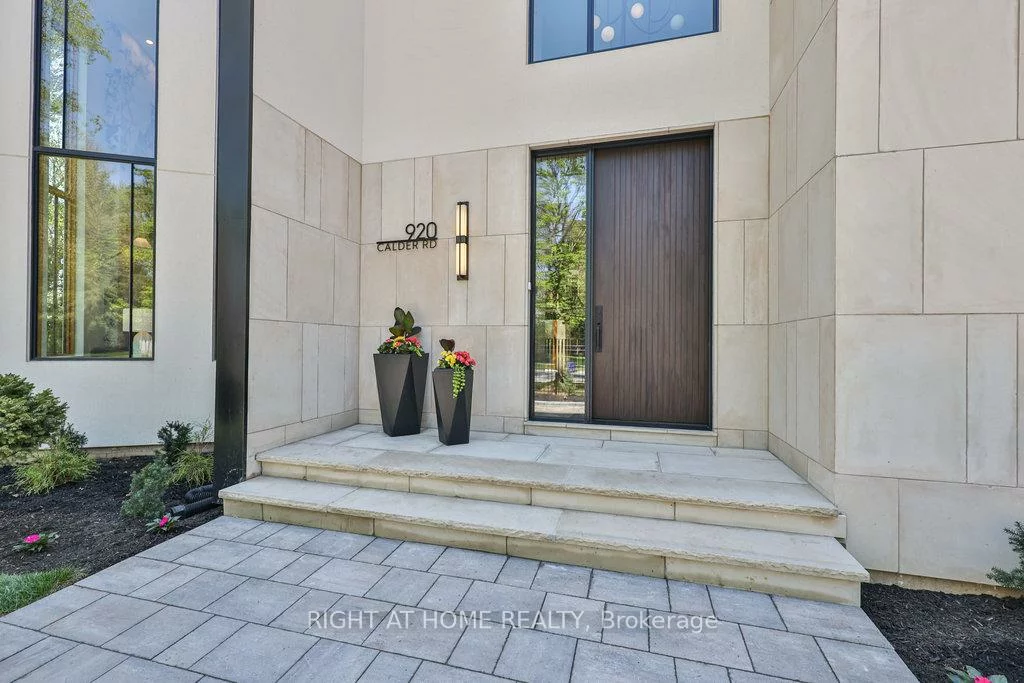 920, Calder, Clarkson, Mississauga