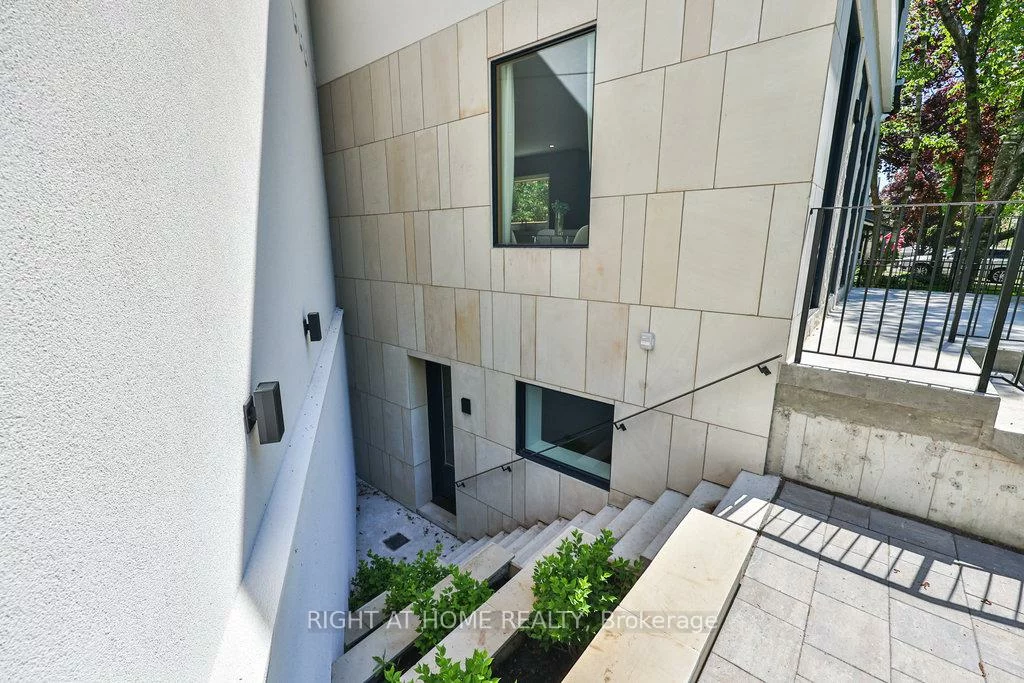920, Calder, Clarkson, Mississauga