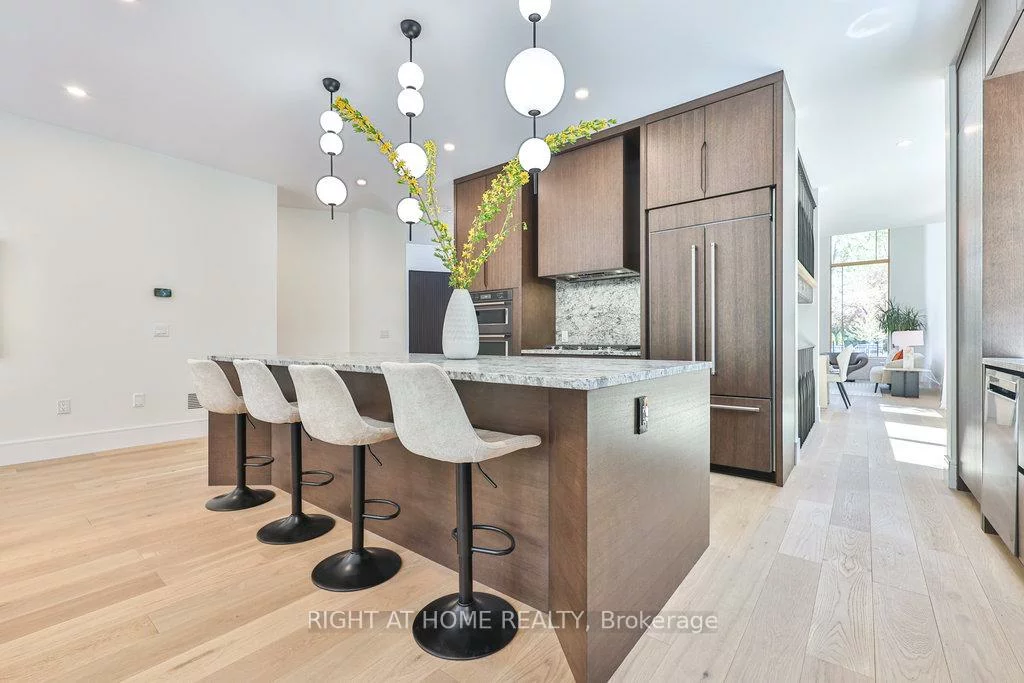 920, Calder, Clarkson, Mississauga