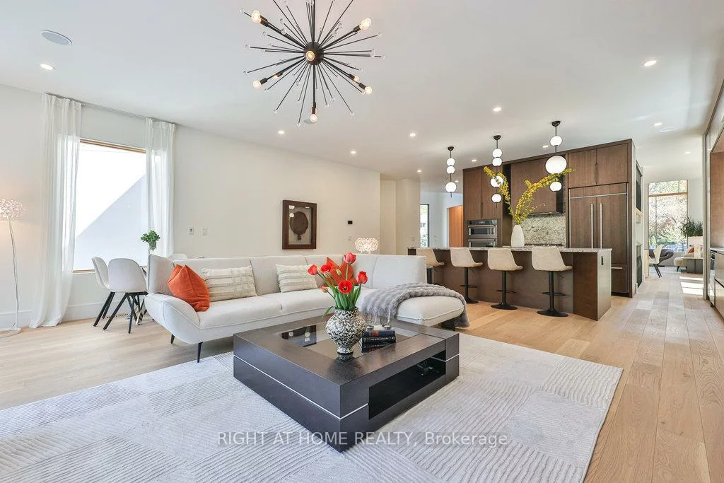 920, Calder, Clarkson, Mississauga