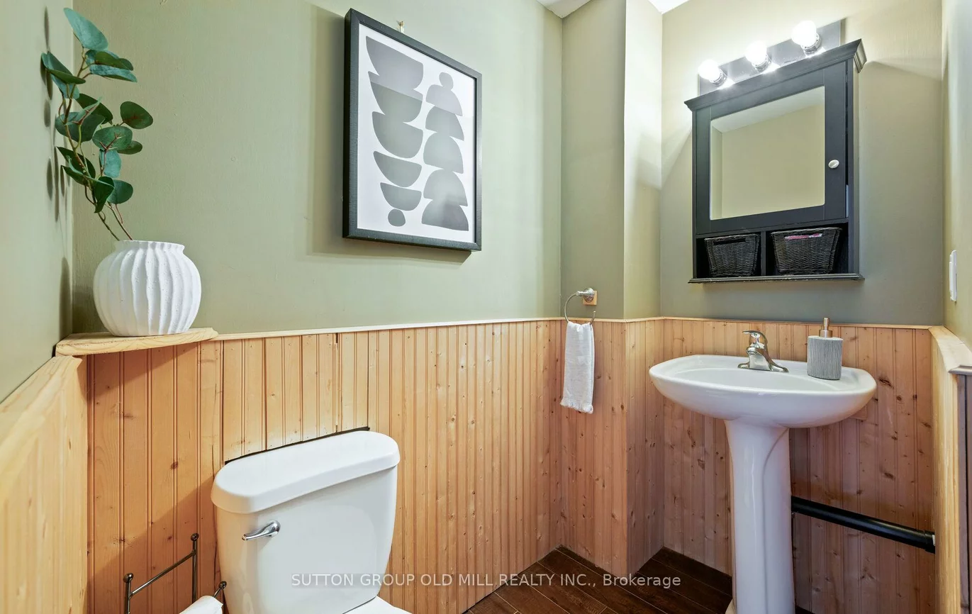 1433, Andros, Clarkson, Mississauga