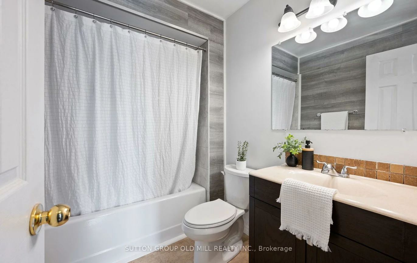 1433, Andros, Clarkson, Mississauga