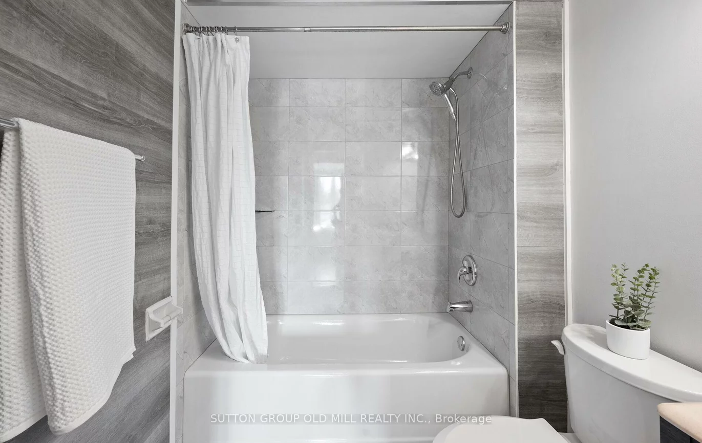 1433, Andros, Clarkson, Mississauga