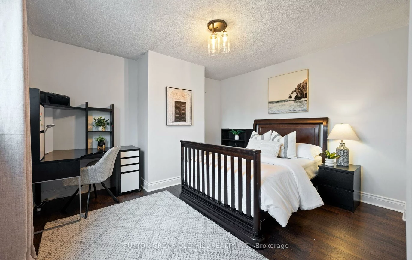 1433, Andros, Clarkson, Mississauga