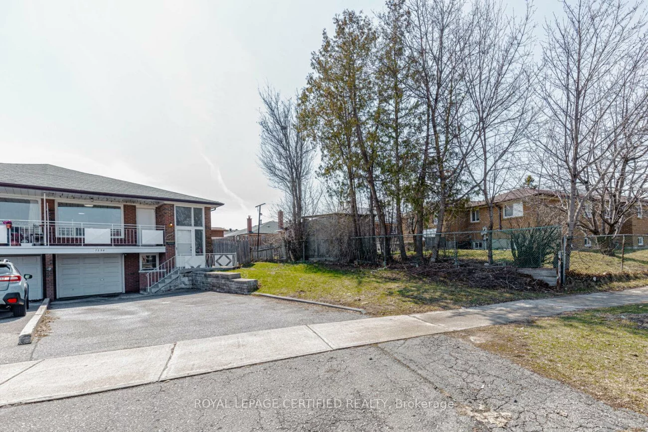 7256, Lancaster, Malton, Mississauga