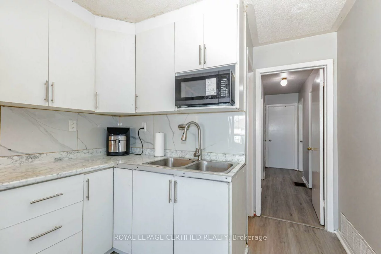 7256, Lancaster, Malton, Mississauga