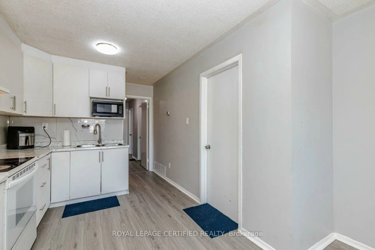 7256, Lancaster, Malton, Mississauga