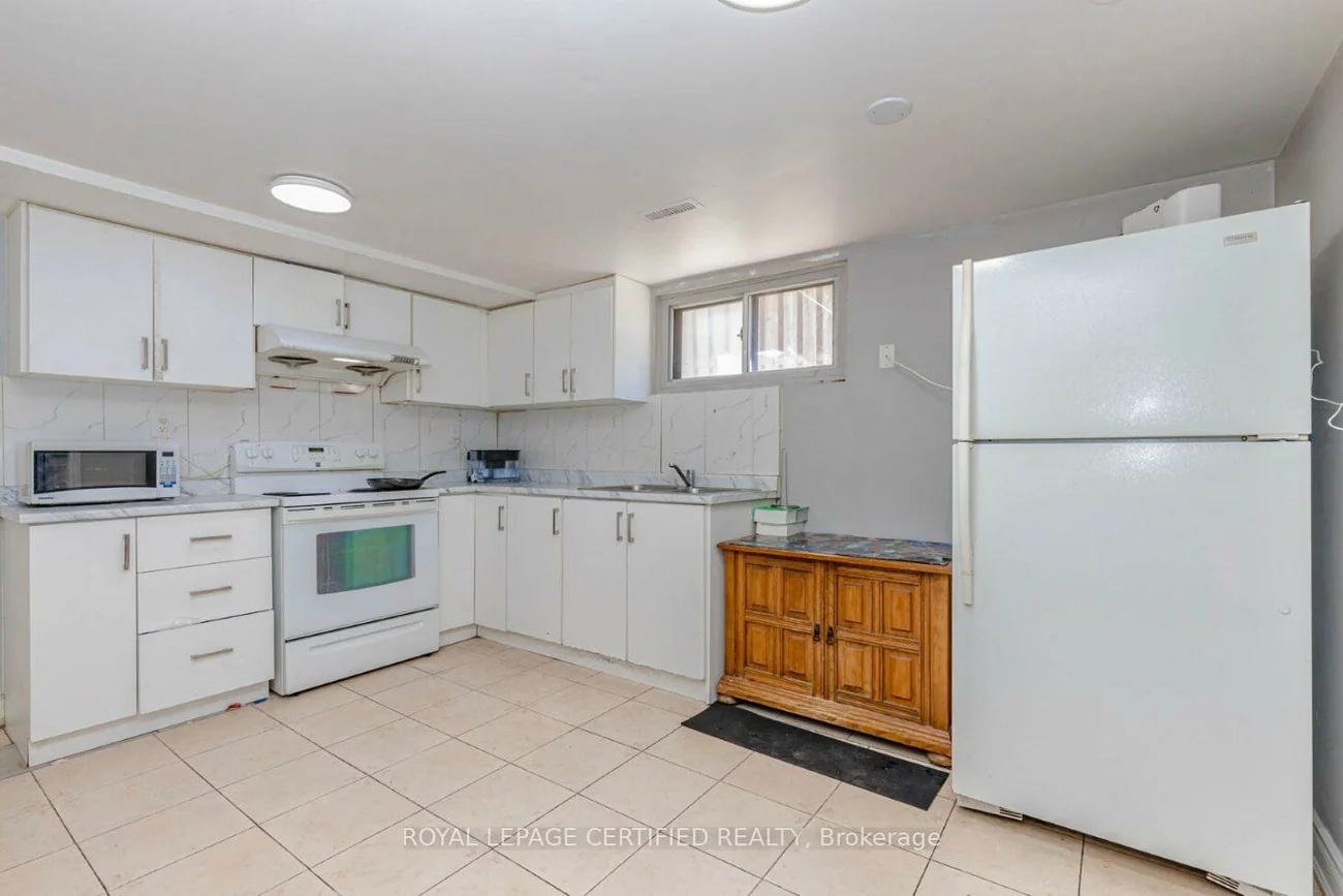 7256, Lancaster, Malton, Mississauga