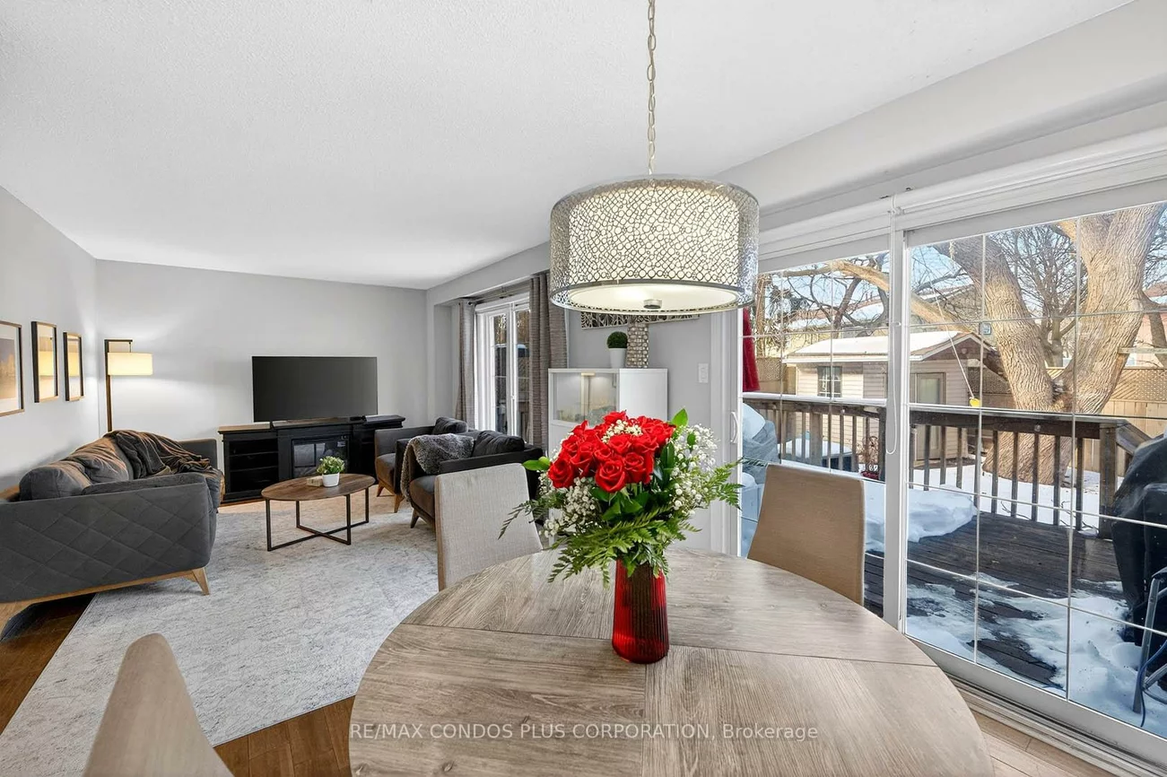 6956, Cadiz, Meadowvale, Mississauga