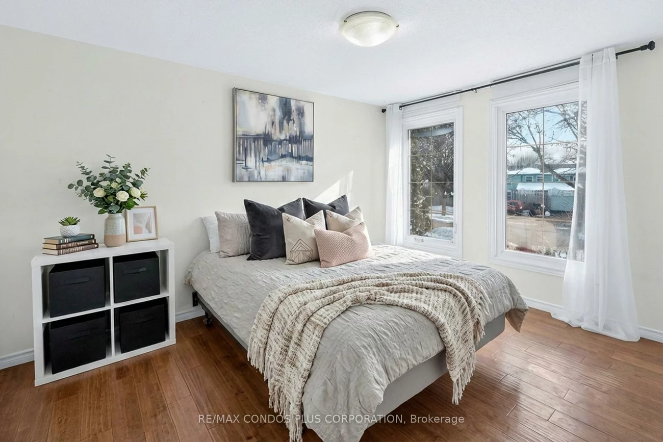 6956, Cadiz, Meadowvale, Mississauga