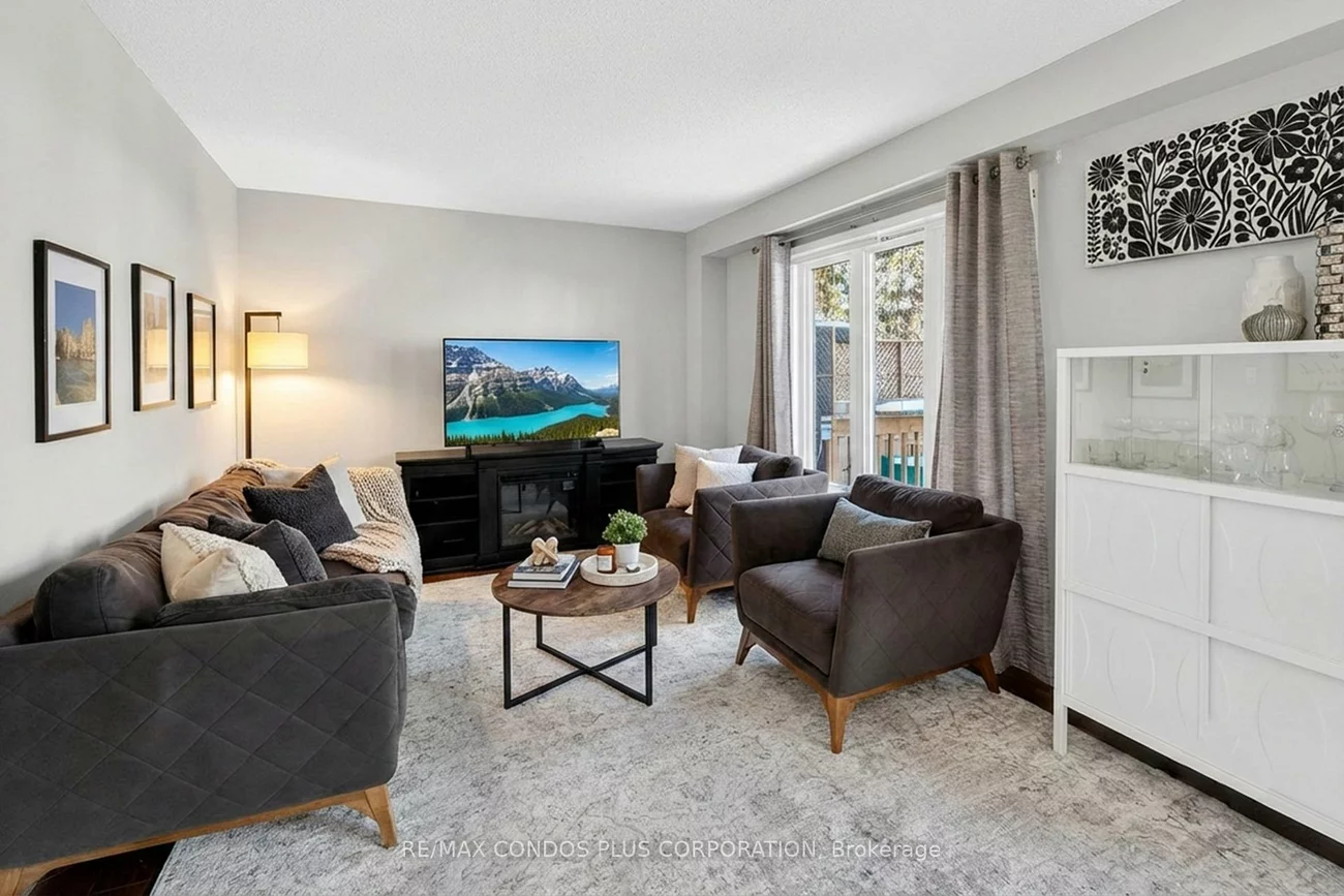 6956, Cadiz, Meadowvale, Mississauga