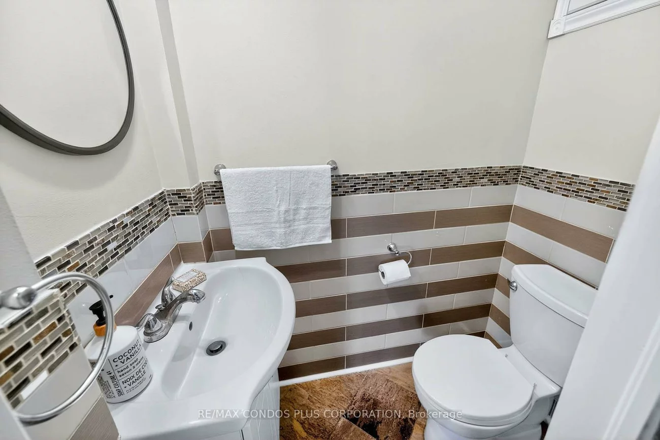 6956, Cadiz, Meadowvale, Mississauga