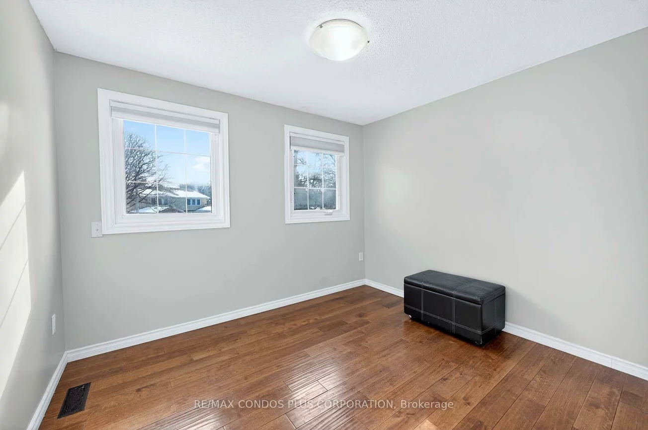 6956, Cadiz, Meadowvale, Mississauga