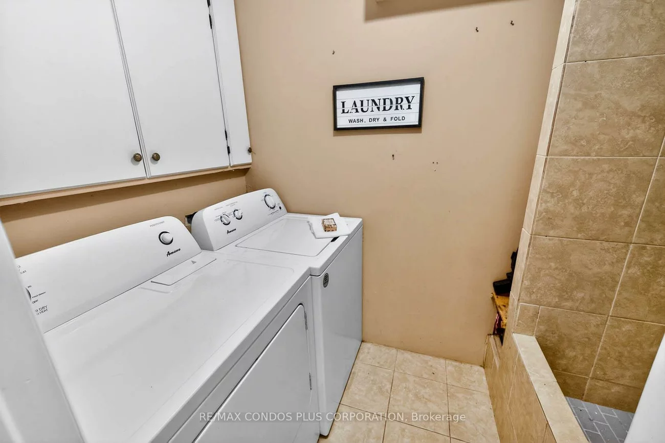 6956, Cadiz, Meadowvale, Mississauga