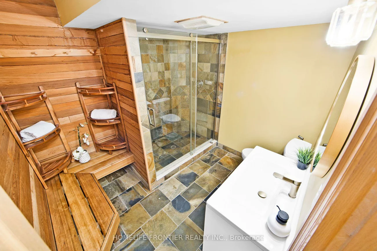 6124, Hardesty, East Credit, Mississauga