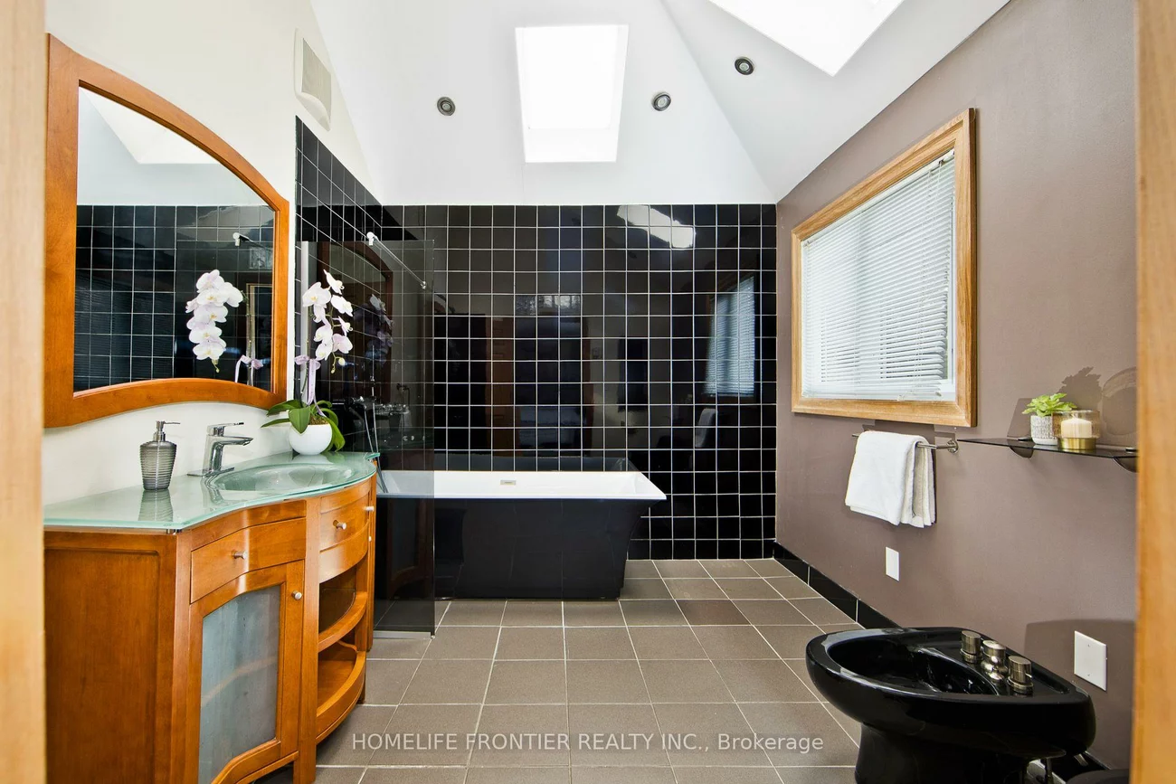 6124, Hardesty, East Credit, Mississauga