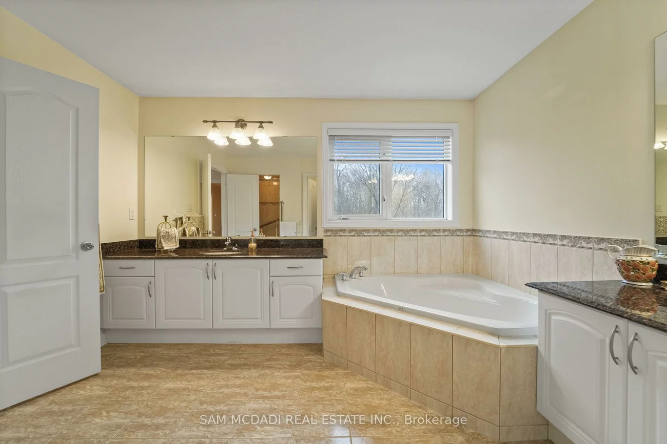 3352, Erin Centre, Churchill Meadows, Mississauga