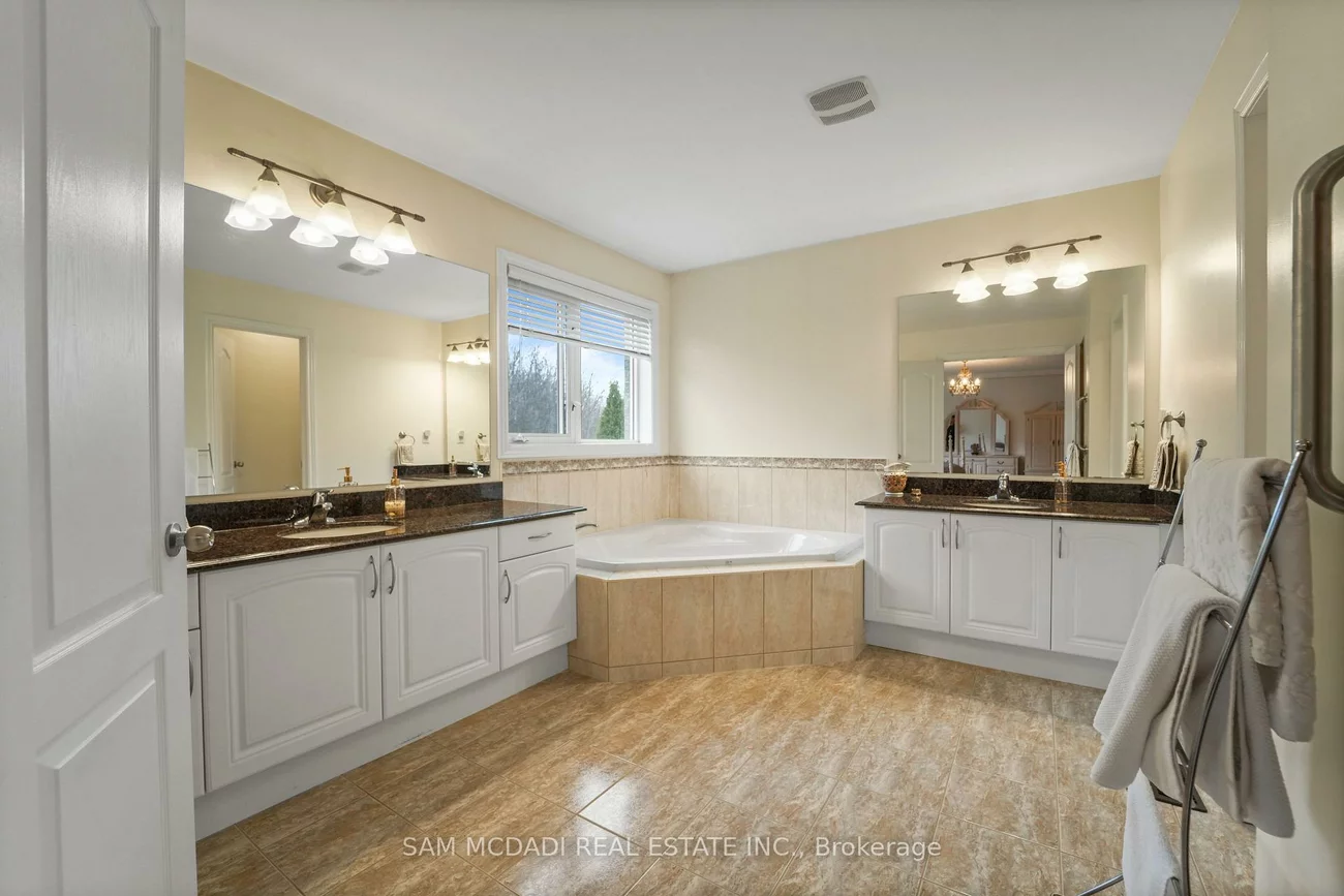 3352, Erin Centre, Churchill Meadows, Mississauga