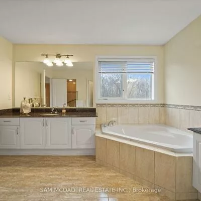 3352, Erin Centre, Churchill Meadows, Mississauga