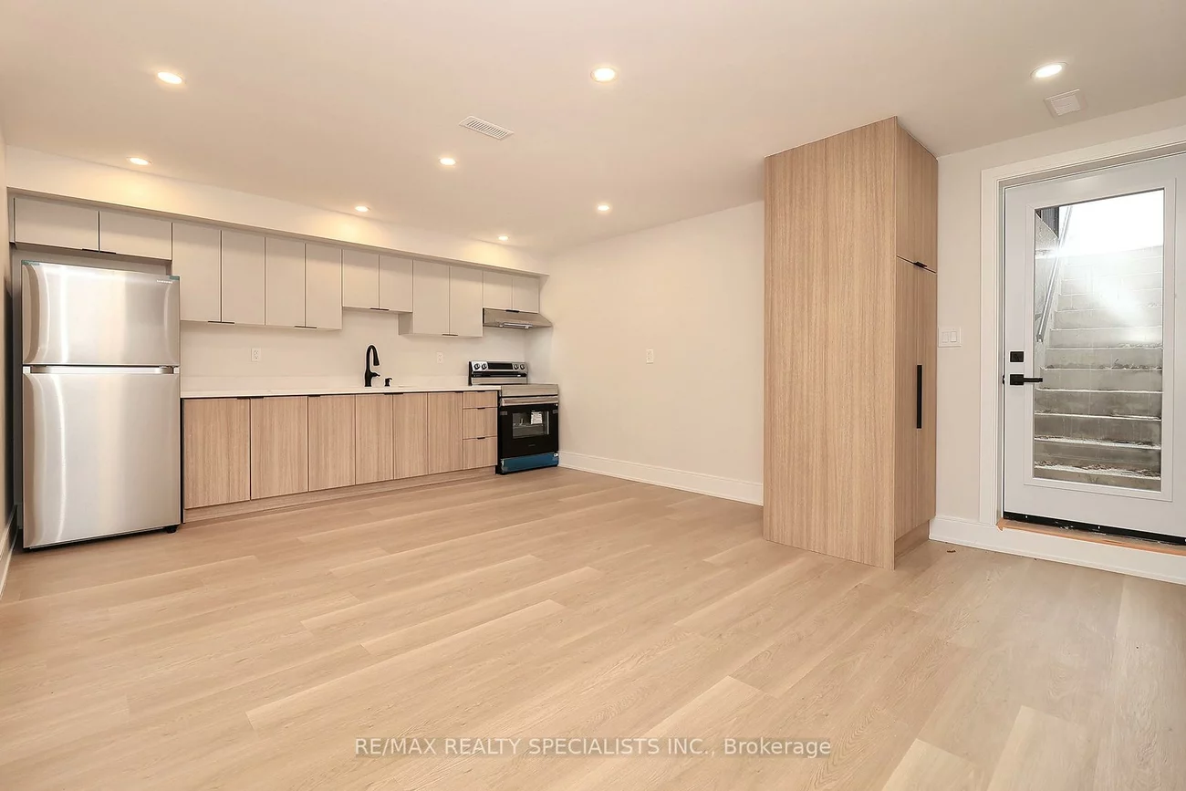 1048, ROOSEVELT, Lakeview, Mississauga