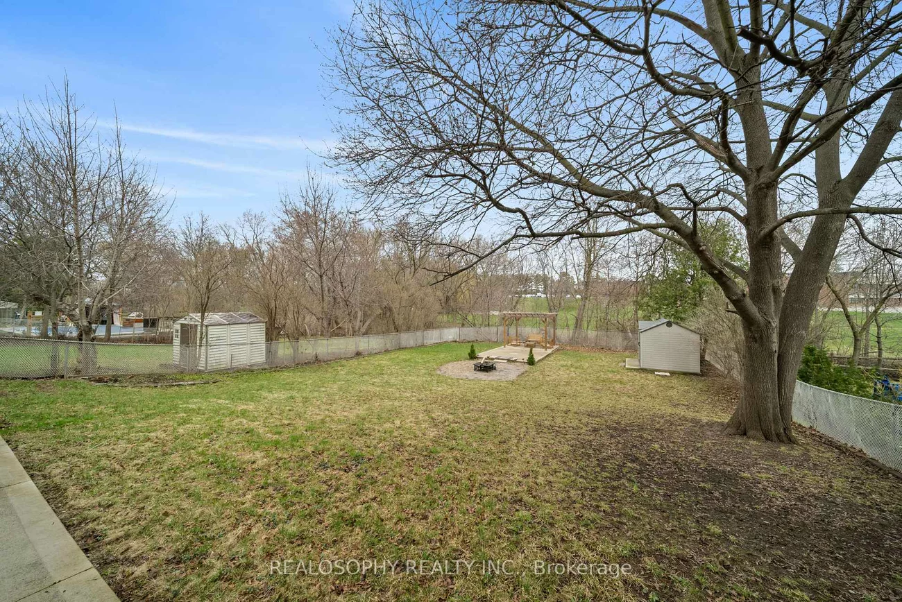 17, Pioneer, Streetsville, Mississauga