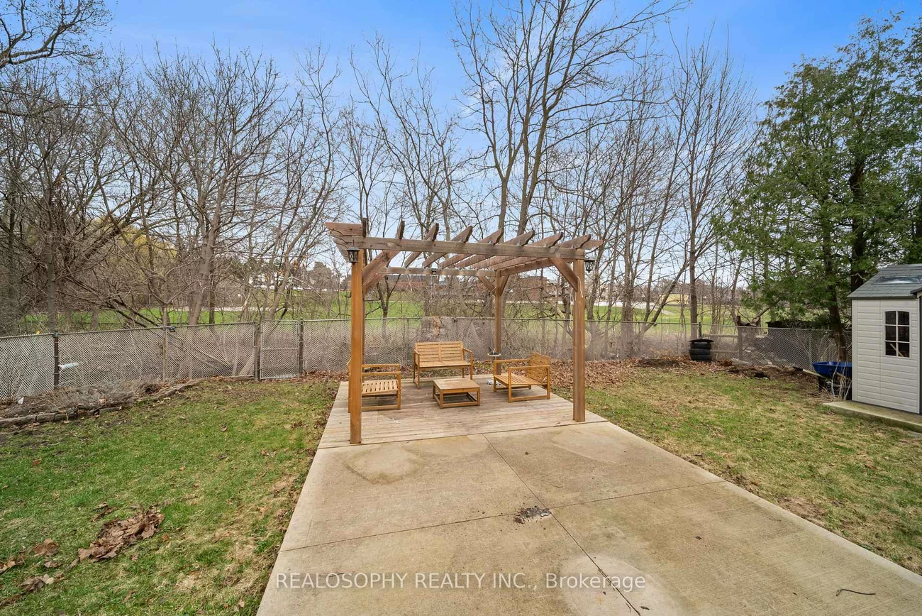 17, Pioneer, Streetsville, Mississauga