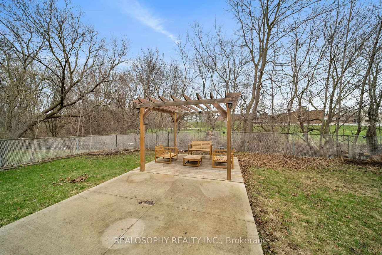 17, Pioneer, Streetsville, Mississauga