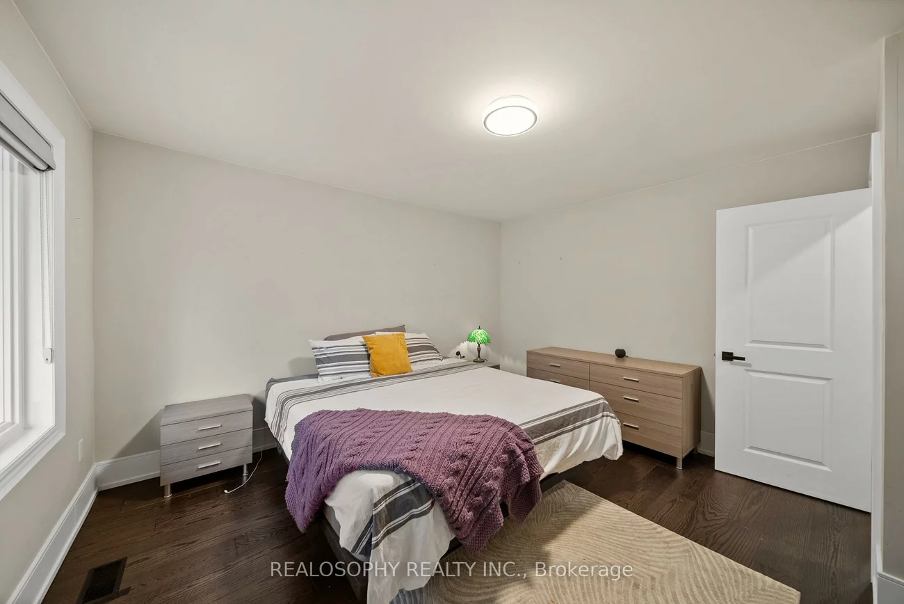 17, Pioneer, Streetsville, Mississauga