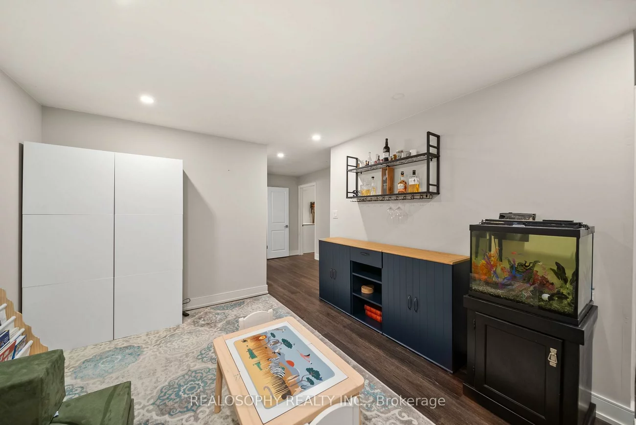 17, Pioneer, Streetsville, Mississauga