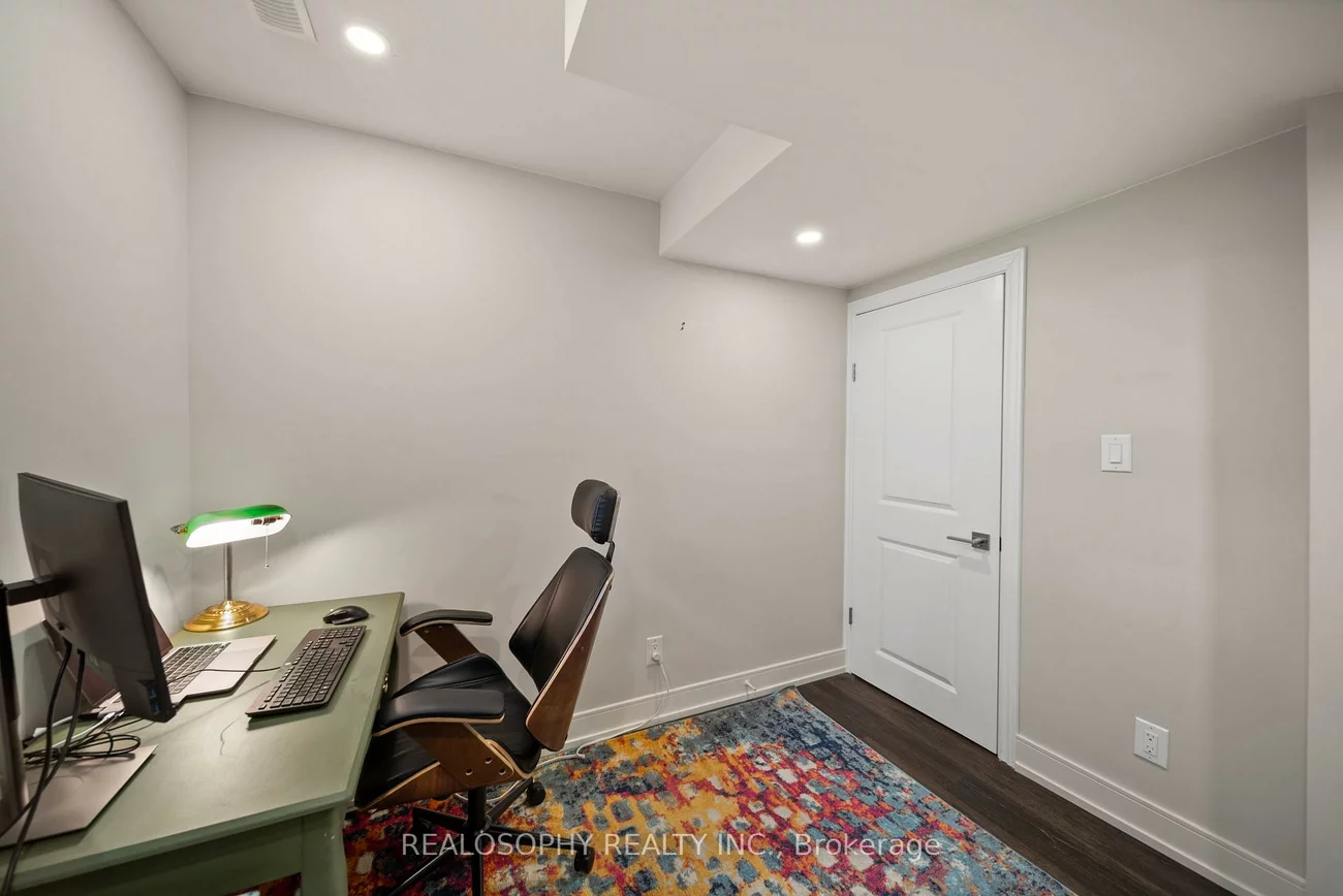 17, Pioneer, Streetsville, Mississauga