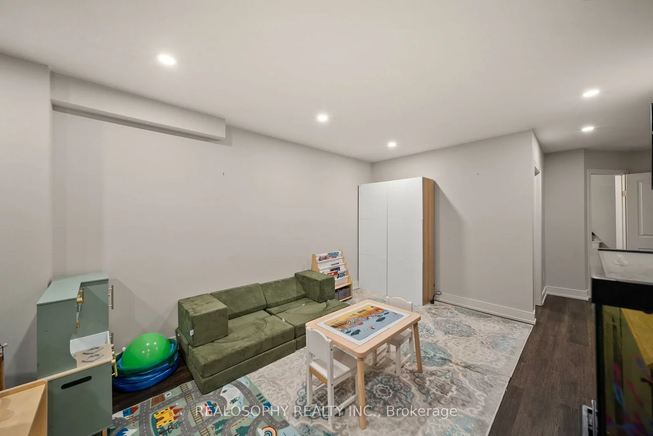 17, Pioneer, Streetsville, Mississauga