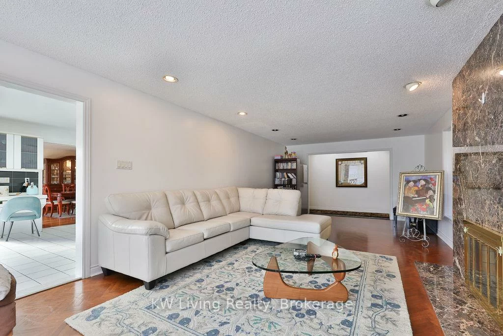 1070, Geran, Sheridan, Mississauga