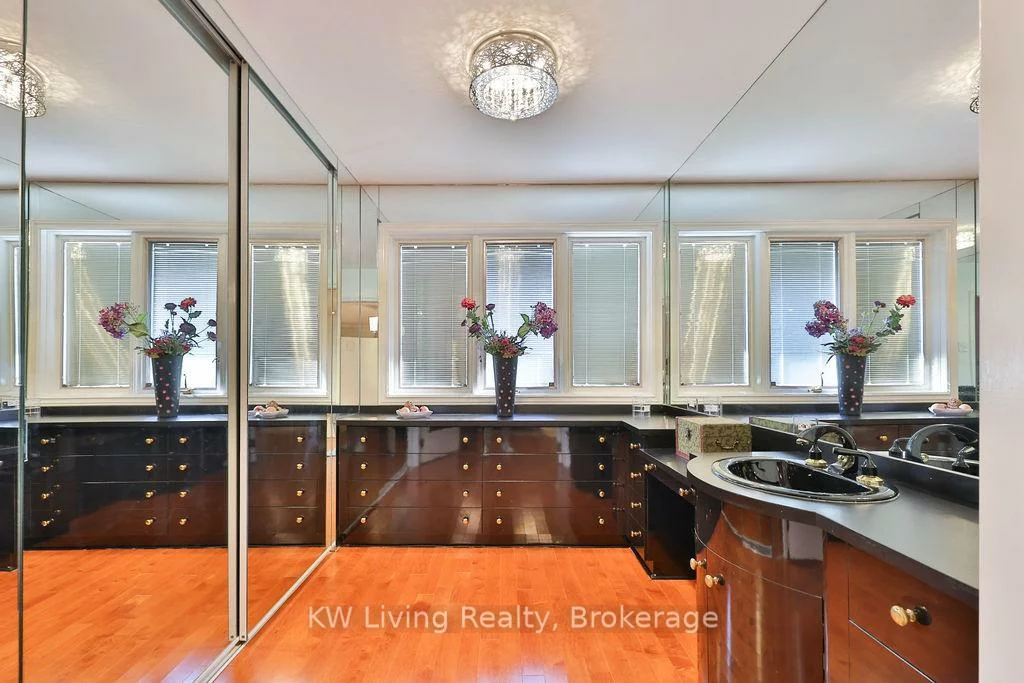 1070, Geran, Sheridan, Mississauga