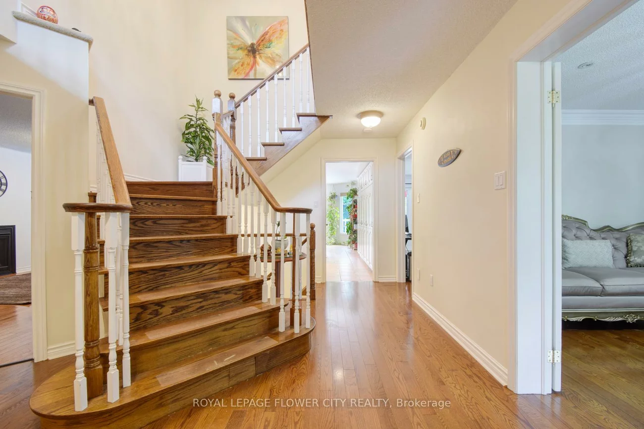 6052, St. Ives, East Credit, Mississauga